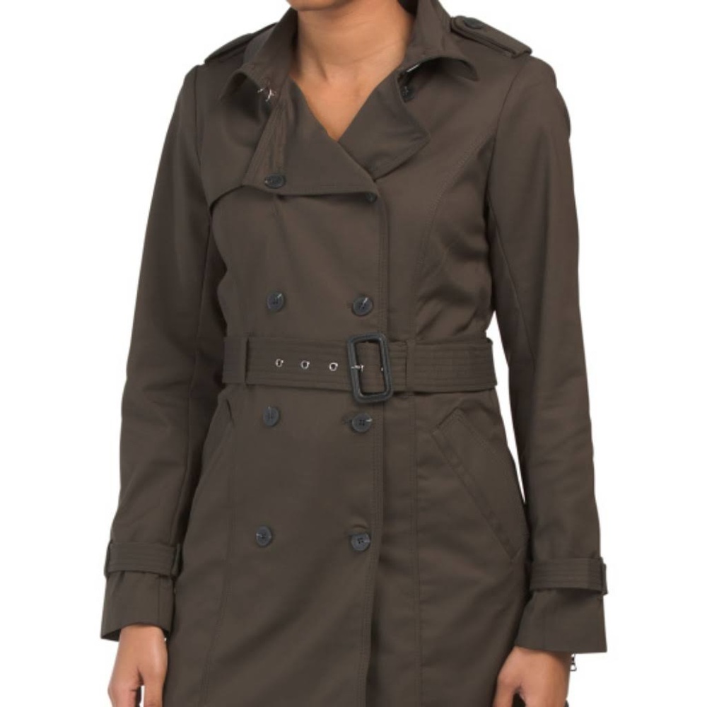 Detailed trench coat. Size M
